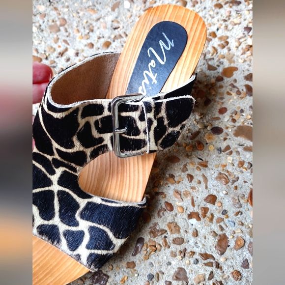 EUC Matisse giraffe print "Cherri" calf hair chunky heels - Picture 6 of 11